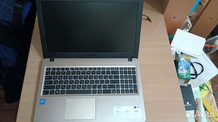 Ноутбук asus
