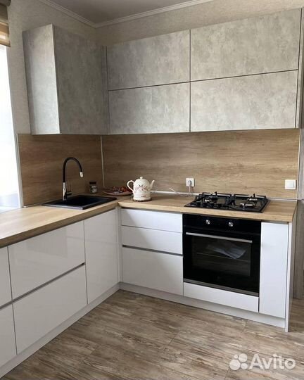 Кухня белая