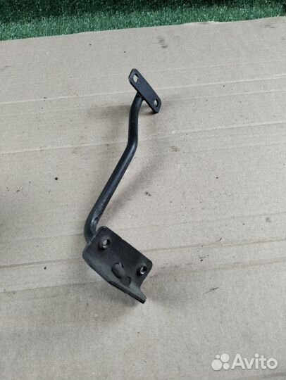 Скоба крепления радиаторов Mercedes-Benz C-Class