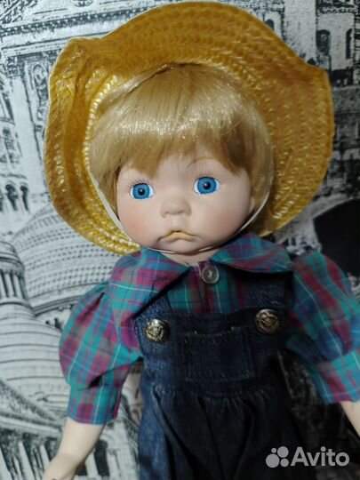 Кукла фарфоровая коллекционная