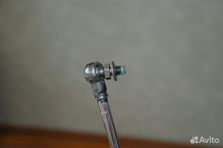 Амортизатор двери багажника (правый) Starlet EP85