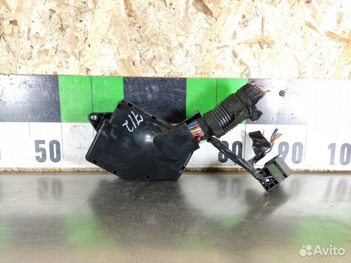 Блок предохранителей салонный Skoda Fabia 1997 200