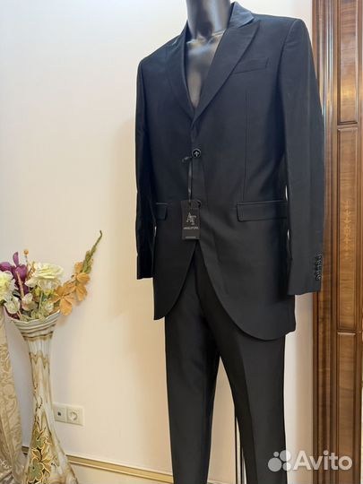 Мужской костюм Angelotoma