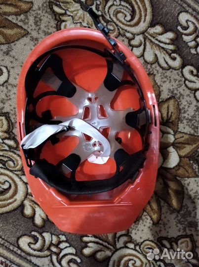 Каска защитная