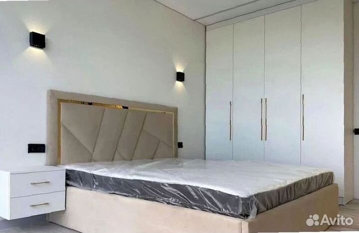 Кровать с подъемным механизмом двуспальная