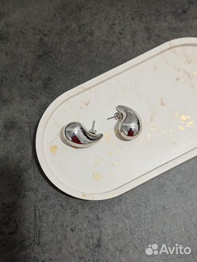 Серьги в стиле Bottega