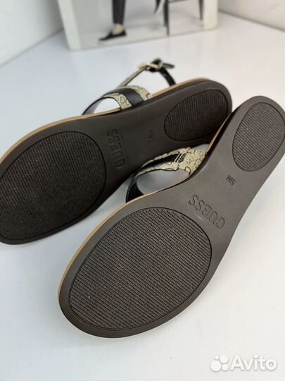 Сандалии женские guess