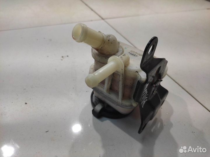 Бачок гидроусилителя (Toyota Hilux viii)