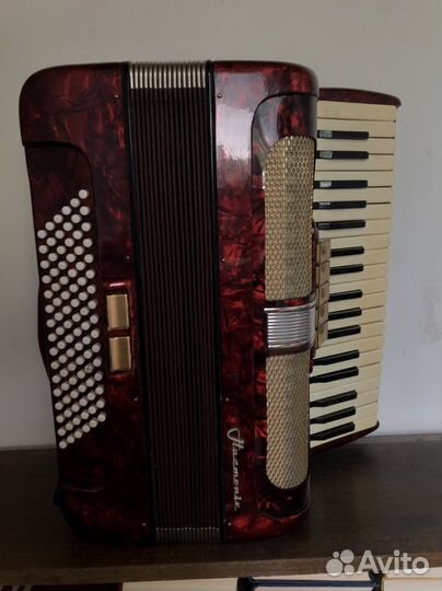 Немецкий аккордеон Weltmeister Harmonie