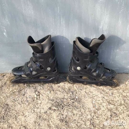 Роликовые коньки