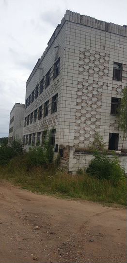 Здание, 5600 м²