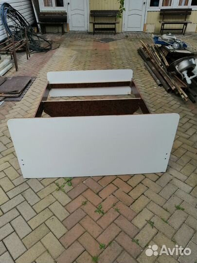 Кровать двухспальная 140 200 бу без матраса