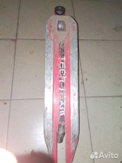 Доска на трюковой самокат