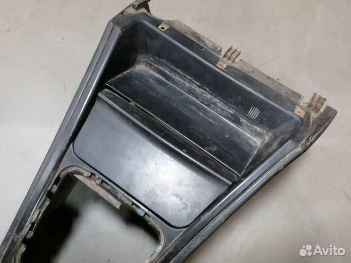 Консоль между сидениями Lifan Breez 2007-2014