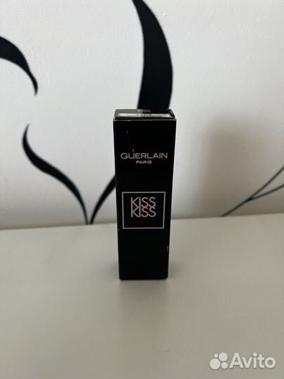 Блеск для губ Guerlain KissKiss