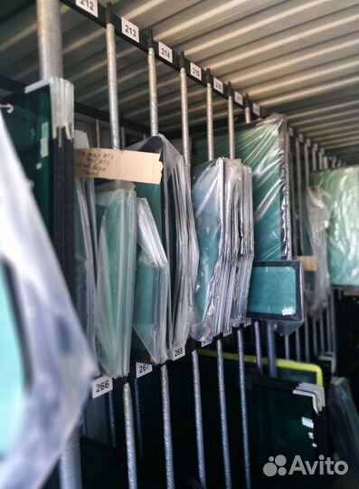 Лобовое нижнее стекло Hitachi Zaxis ZX110-350