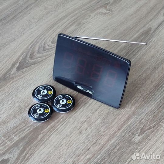 Кнопка вызова официанта или медсестры и табло