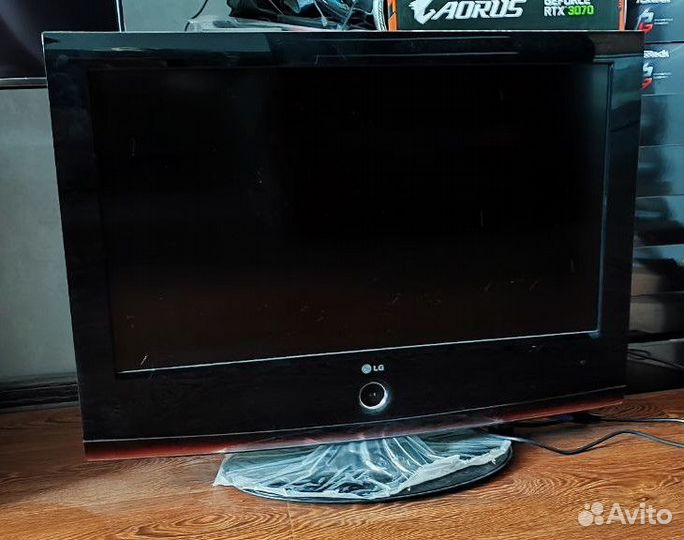 LG 32LH7000 (FullHD, 32