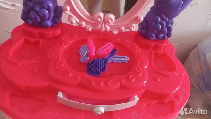 Детский туалетный столик для девочки