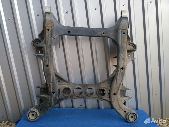 Подрамник передний, балка передняя Volkswagen Toua