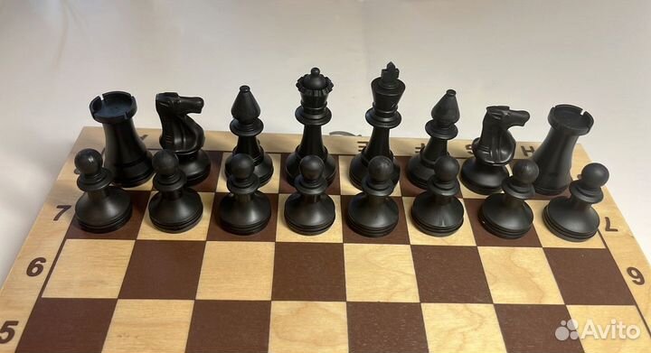 Шахматы пластиковые обиходные с доской 29 см