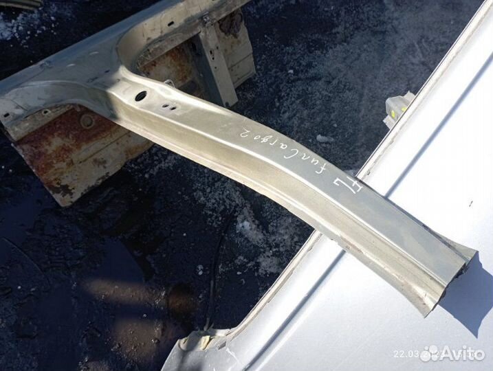 Центральная стойка кузова левая Toyota Funcargo