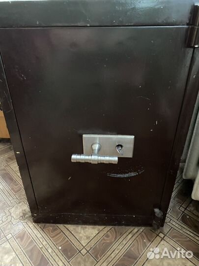 Надежный сейф