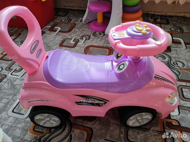 Детская машинка каталка с ручкой