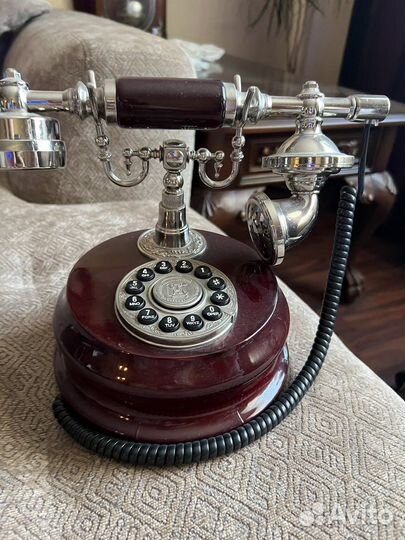 Ретро телефон