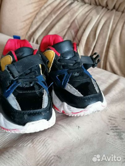 Кроссовки 27