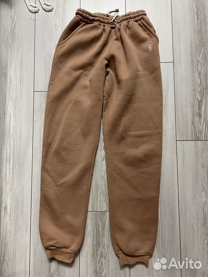 Спортивный костюм женский