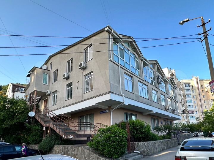 3-к. квартира, 124 м², 3/3 эт.