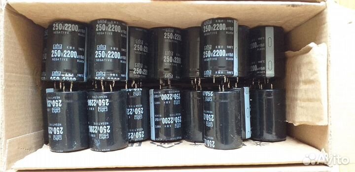 Электролитические конденсаторы 2200 мкф х 250 в