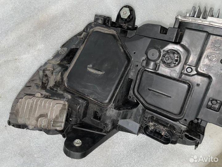 Фара правая Mercedes-Benz C-Класс A2059062804