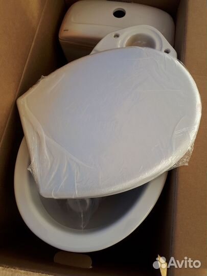Унитаз с бачком новый