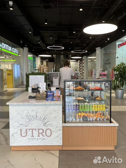 Бариста в кофейню