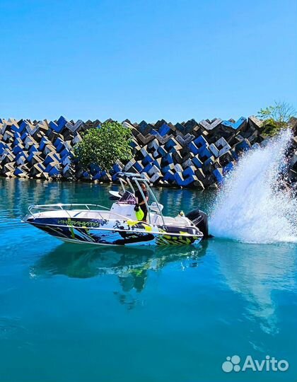 Морская прогулка + катания на Вейкборде и Лыжах