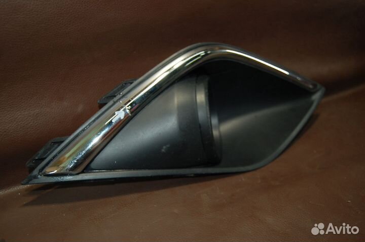 Накладка фары птф правой - Mitsubishi Outlander 3