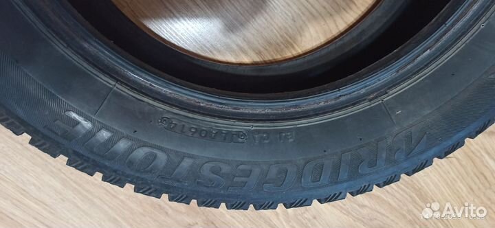 Bridgestone Blizzak Spike-01 185/60 R15 84G