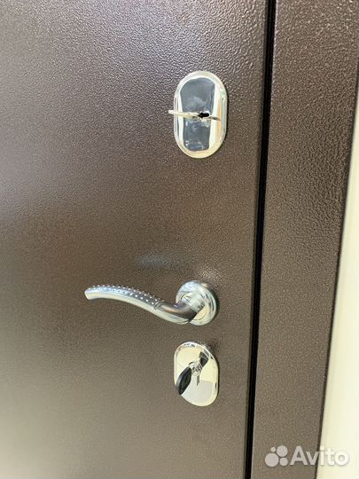 Входная дверь в квартиру с доставкой