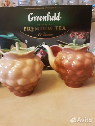 Заварники, сахарница, штофы