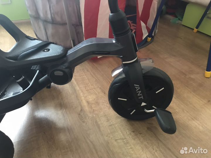 Детский велосипед с родительской ручкой