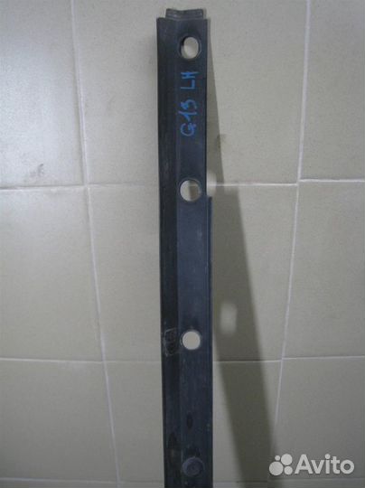 Накладка порога левого наружная Toyota Yaris P13