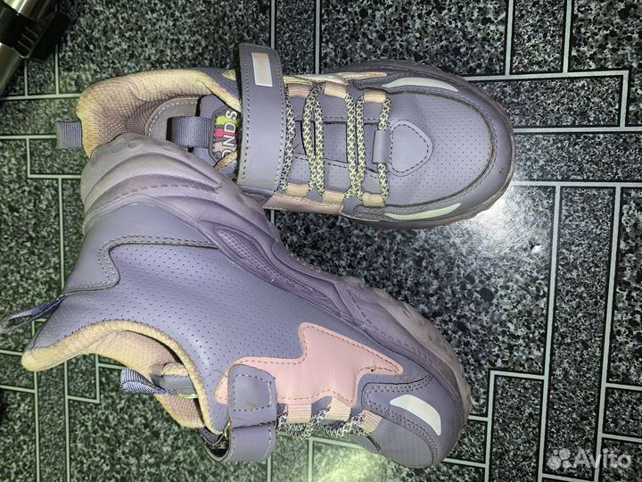 Кроссовки для девочки