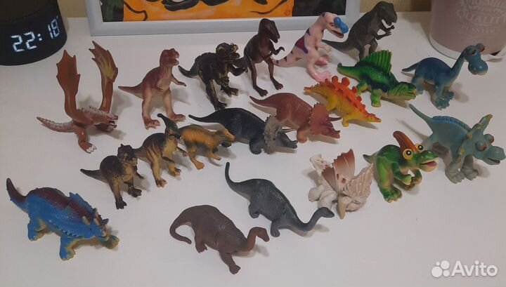 Динозавры игрушки