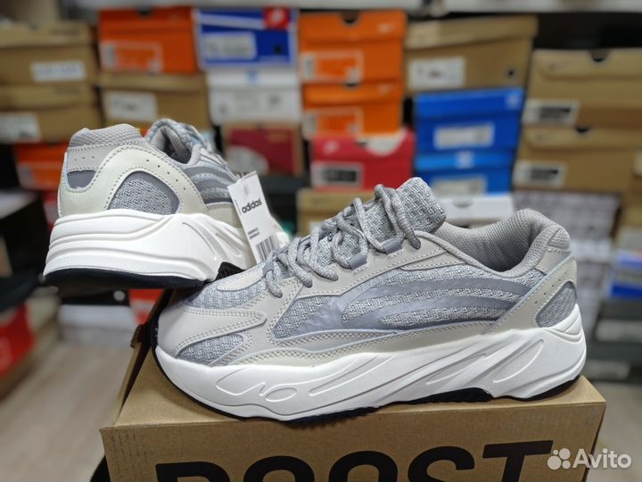 Кроссовки Adidas Yeezy Boost 700 v2