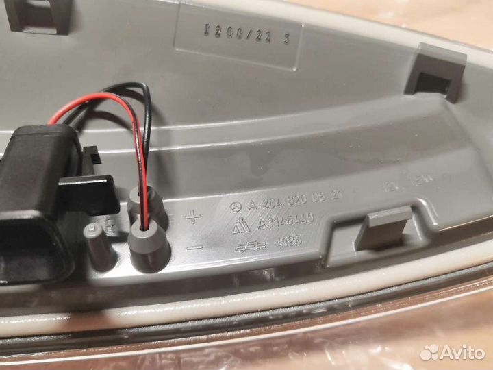 Фонарь указателя поворота левый Mercedes W204