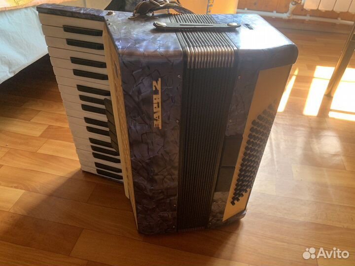 Аккордеон Заря 2