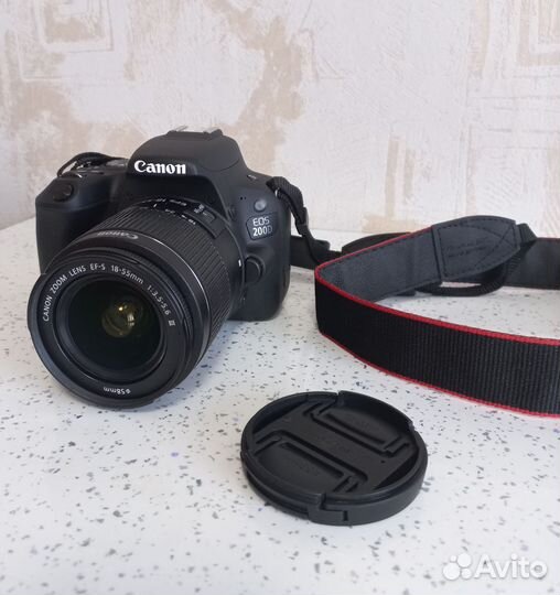 Зеркальный фотоаппарат canon eos200D