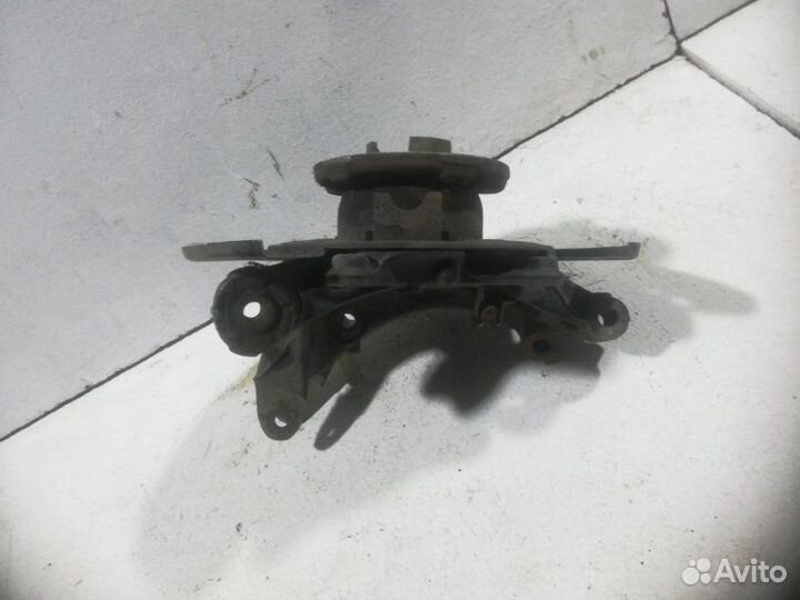 Кулак поворотный задний правый Volkswagen Touareg